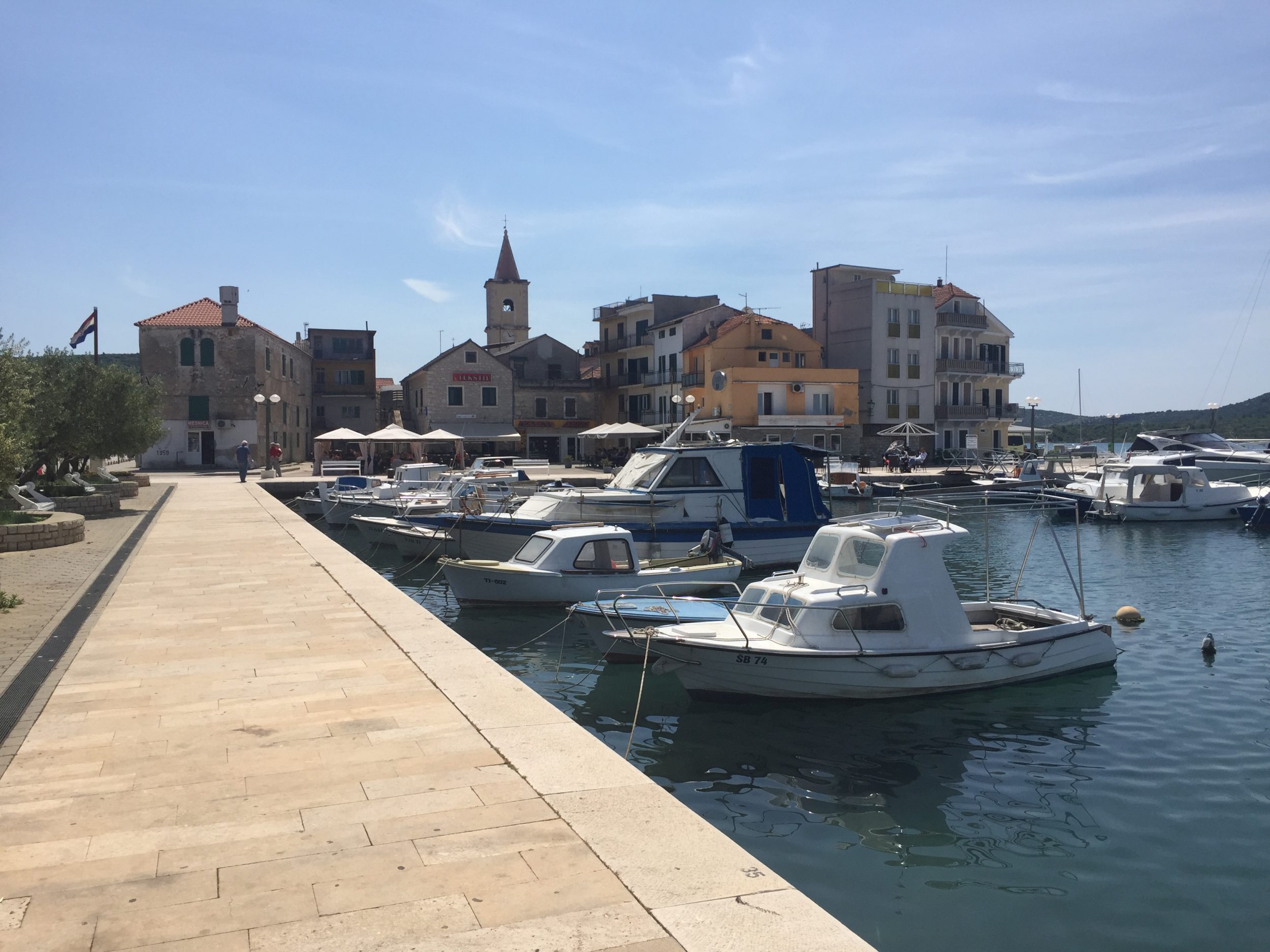 Pogled na mesto Pirovac.