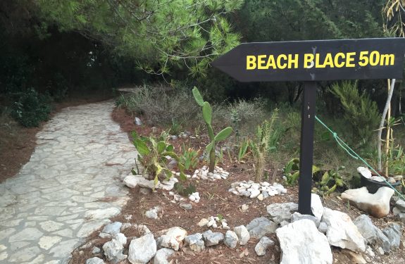 Prihod na plažo Blace